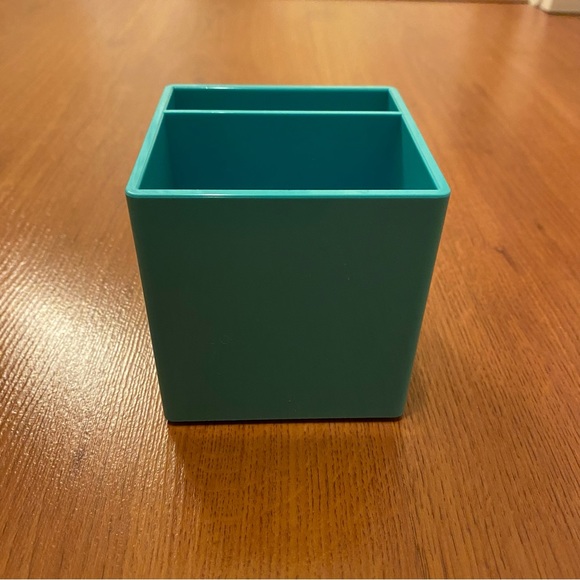 FREE IN A BUNDLE* Pen cup - Picture 6 of 8